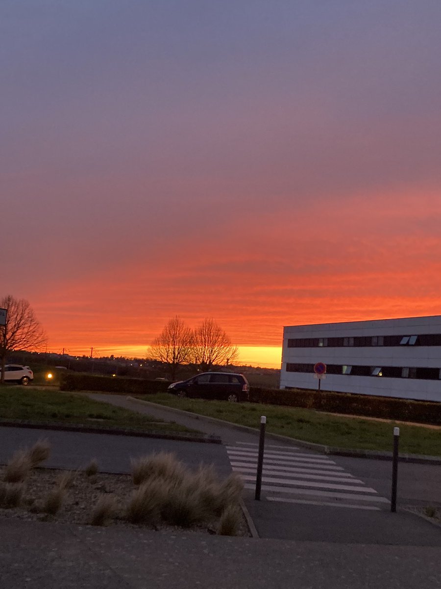 OnayaBlog's tweet photo. C’est beau Poitiers ! #IH2EF https://t.co/LLbVGaJWpV
