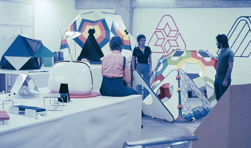 laescuela_art's tweet photo. "En #Caracas se creó el #InstitutoNeumann, para responder a los requerimientos gráficos de la industria, contando con destacados docentes diseñadores, entre los que se encontraban #GerdLeufert, #Gego, Santiago Pol y Carlos Rodríguez" (...)

[https://t.co/0Nvxrasmnk] https://t.co/x7D7Q0yUhY