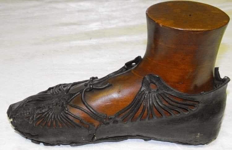 britain_history's tweet photo. Roman shoe, Hunterian, museum of Glasgow, Scotland https://t.co/w3eWu5OjLC
