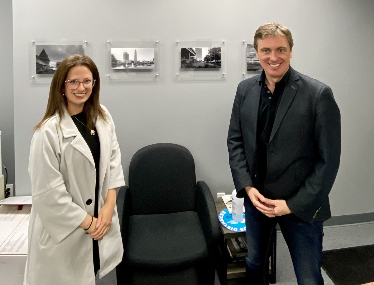 De très bonnes discussions cette après-midi avec Mme Gena Déziel, DG de la SDC du centre-ville de Trois-Rivières et présidente du Regroupement des SDC du Québec (<a href="/SDCduQuebec/">Regroupement des SDC du Québec - RSDCQ</a>). Félicitations pour votre vision économique.
#TroisRivières #Mauricie #PLQ #assnat #polqc #pme #economie