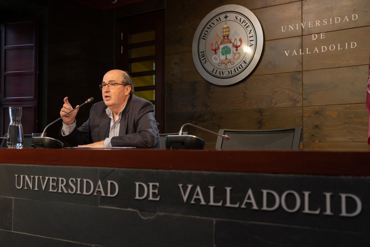 Enhorabuena a Antonio <a href="/largo_rector/">Antonio Largo, Rector de la UVa</a> por su clarísimo éxito. Agradezco a todos los que me han apoyado, a los que han confiado en mí y a mi familia. Hay que seguir trabajando por la <a href="/UVa_es/">Gabinete de Comunicación Universidad de Valladolid</a> porque somos todos y hay que arrimar el hombro para que tenga la visibilidad que se merece.