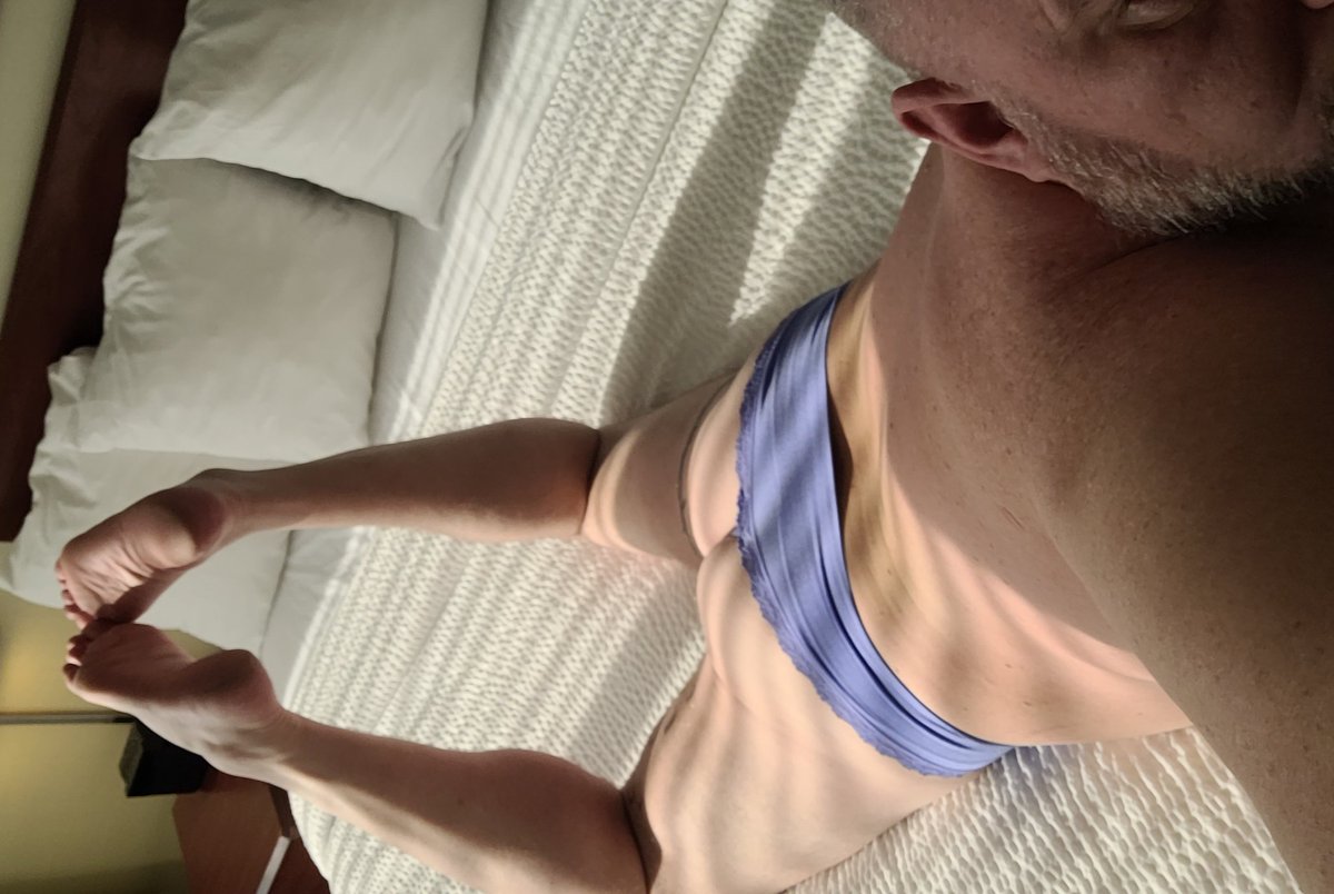 SecretFetish6's tweet photo. Not really festive for #StPatricksDay , but still a #ThongThursday 
#MenInPanties #Feet #Soles
#NaughtyTeacher https://t.co/9A55397DPv