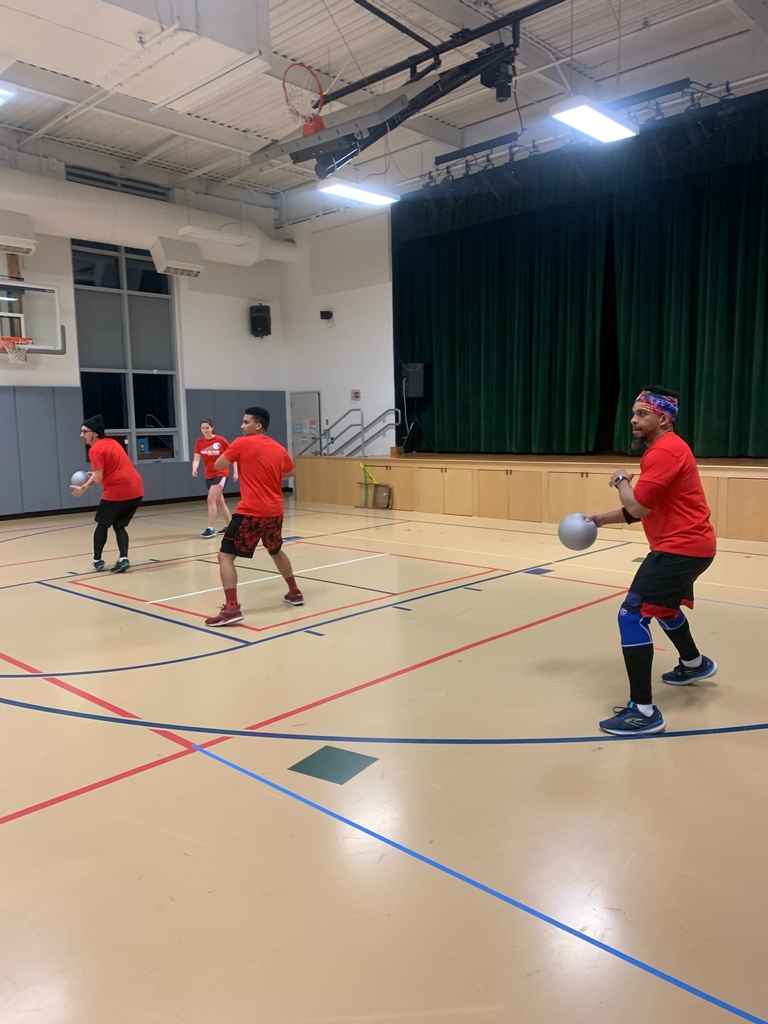 shorelinesocial's tweet photo. Great week so far! Excited to crown a dodgeball champion tonight!

#volleyball #basketball #3v3basketball #dodgeball #connecticut #newlondonct #middletown #championship #shorelinesocial #besocial https://t.co/PnW1hAz3Gf