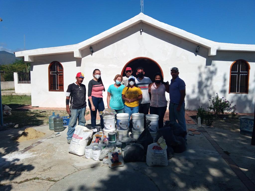 1MairaRodriguez's tweet photo. Hoy hice entrega del material enviado por el gobernador @MorelRodriguezA a la iglesia de la comunidad de los bagres para su rehabilitación, las ofertas se cumplen, junto al gobernador vamos a generar #Progreso para nuestro municipio #Diaz https://t.co/9JMQMui9VC