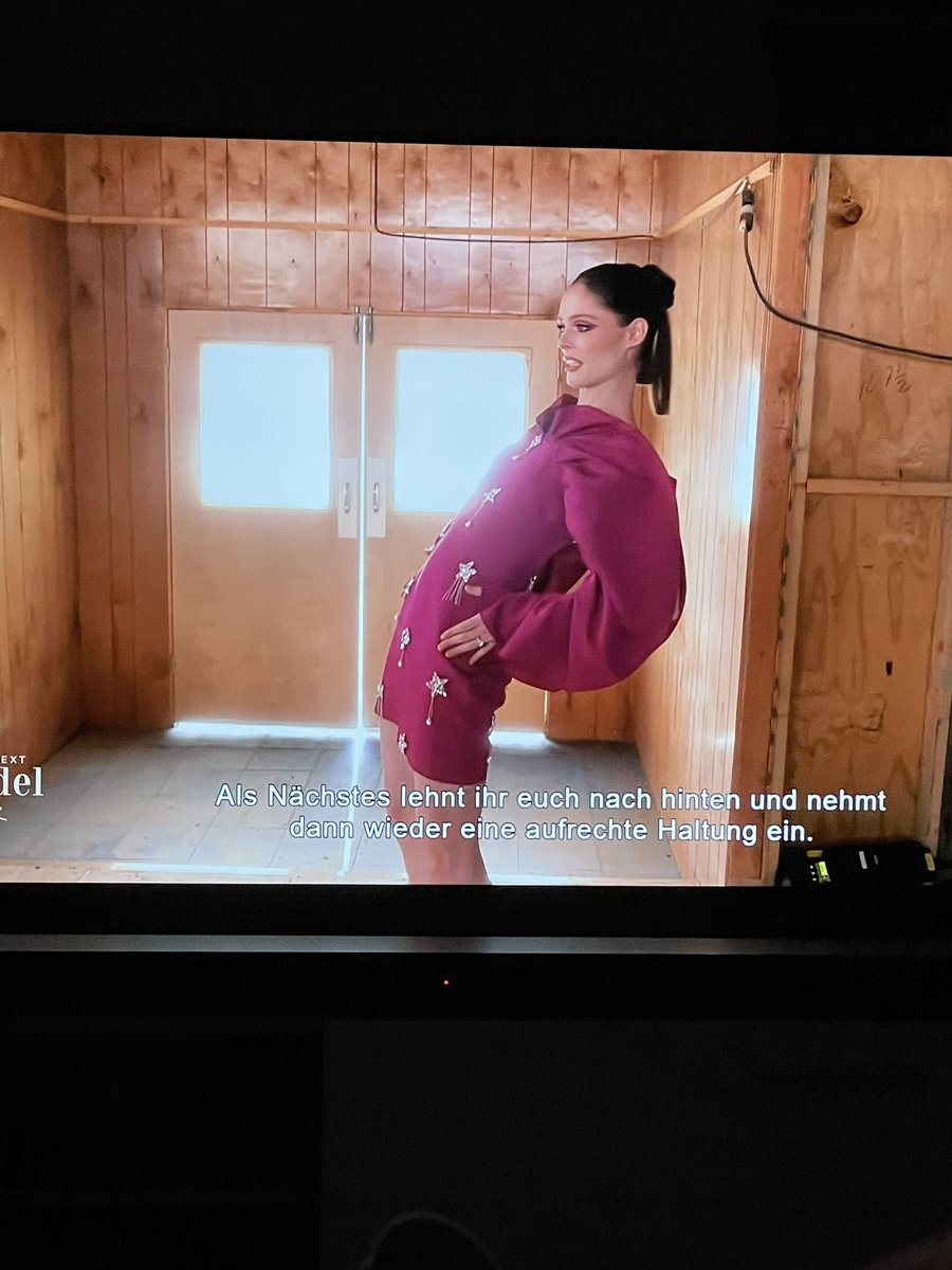 AnnikaSnd's tweet photo. Der Walk ist wie gemacht für #noella #gntm https://t.co/epM3MlTDyl