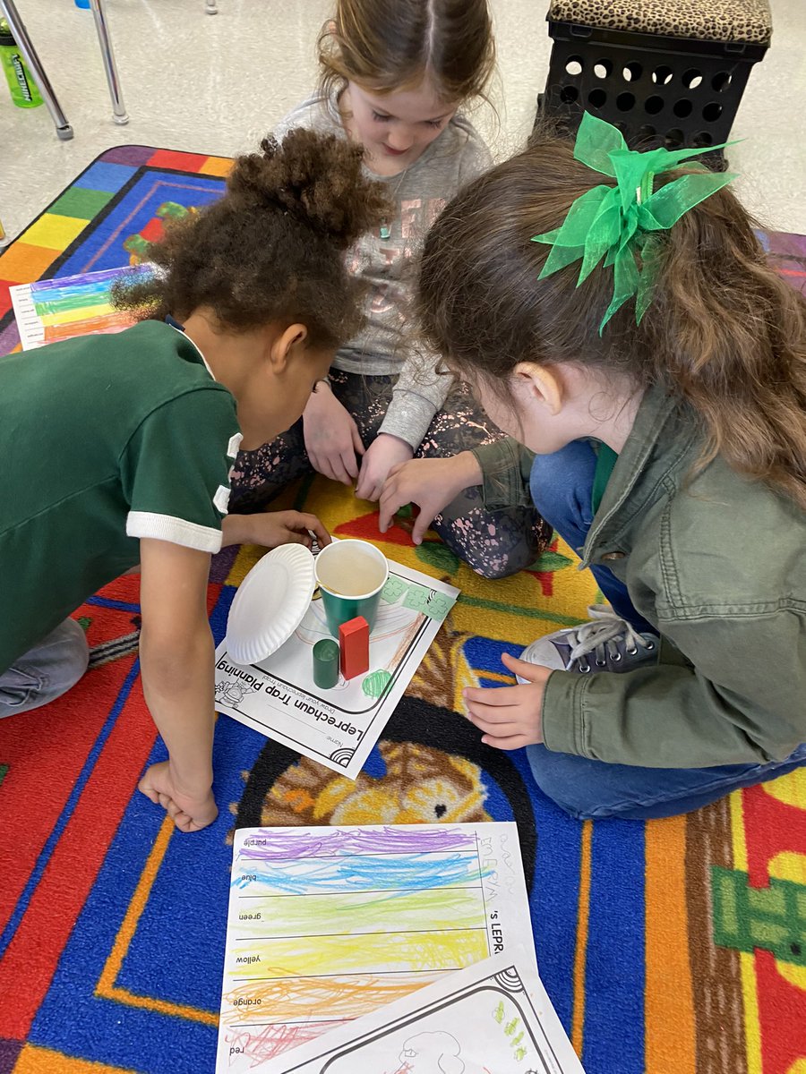 jovteach's tweet photo. We had so much fun planning how to catch a leprechaun! Groups worked together to decide on a plan, pick materials and build a trap to be tested! #LeprechaunTrap #WEStandTogether #BecomeBelongNYCSD @WESpolarbears https://t.co/8rArM2uzQZ