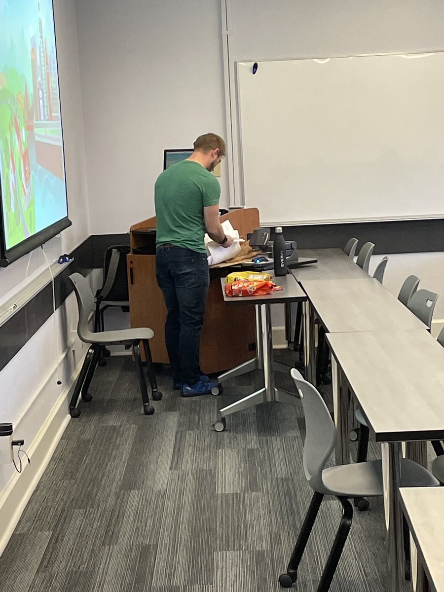ttorix22's tweet photo. We’re in a workshop with one of the best! Sean Thomas of @EVERFI @EVERFIK12!! @MontanaFCCLA!! #MTFCCLA #MakeItCount #MakeYourMark #LivingTheFuture #Leaders #opportunity https://t.co/h01KCfyYYL
