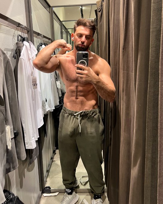 Getting ripped https://t.co/nuTLxIX2sQ