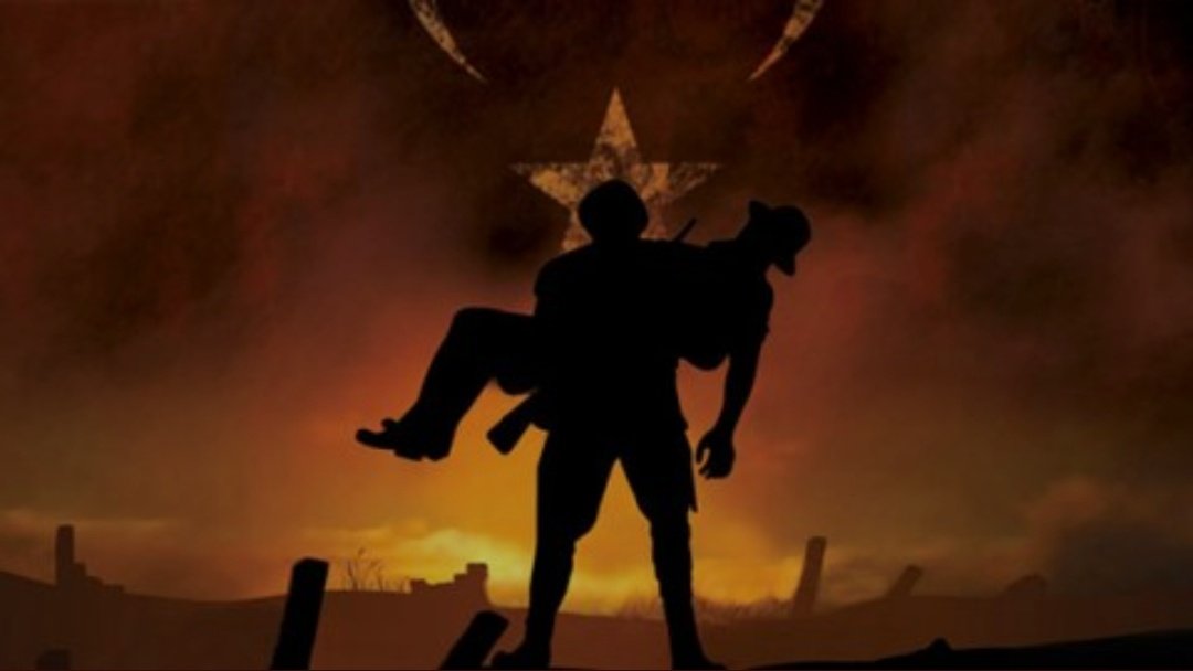 #CanakkaleGecilmez

Vurulmuş tertemiz alnından, uzanmış yatıyor,

Bir hilâl uğruna, yâ Rab, ne güneşler batıyor!

Ey, bu topraklar için toprağa düşmüş, asker!

Gökten ecdâd inerek öpse o pâk alnı değer.

🇹🇷🇹🇷🇹🇷