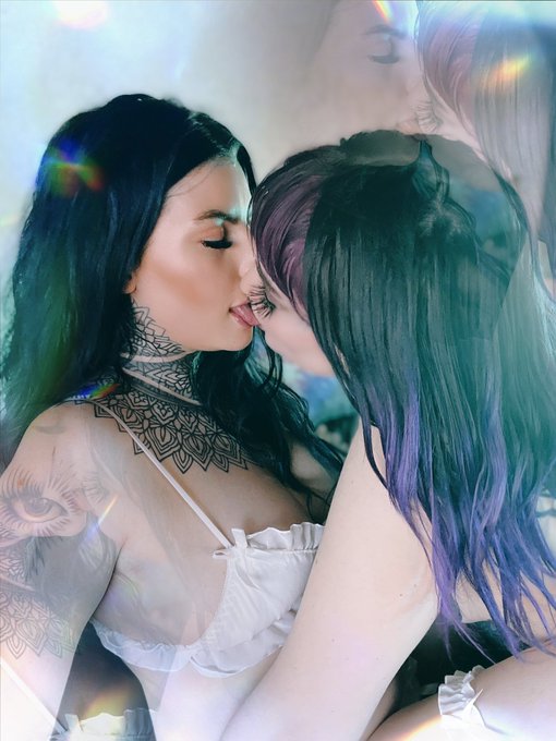 Watch Callie Wilcox's leaked NSFW photo on TwXstars