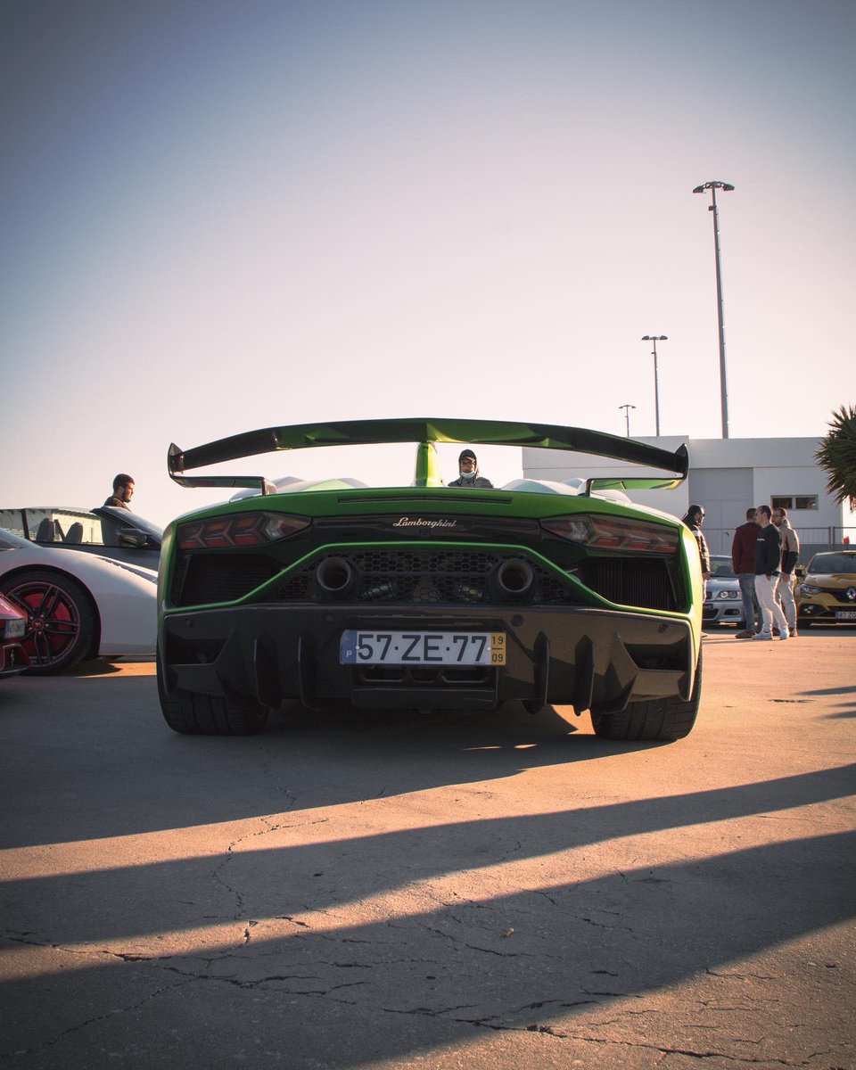 becazzz10's tweet photo. Supercar Club https://t.co/egUC4UaSF4