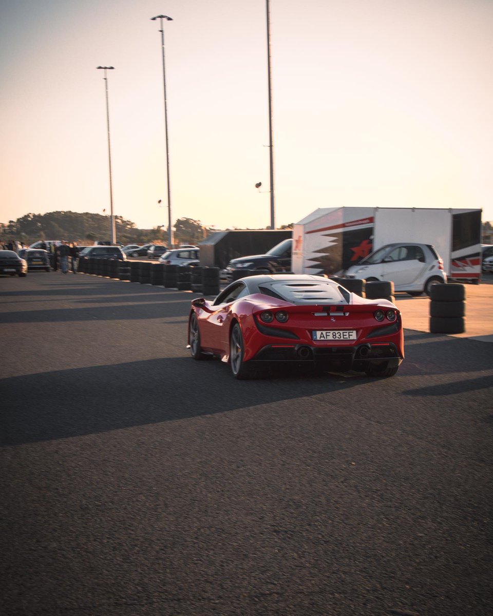 becazzz10's tweet photo. Supercar Club https://t.co/egUC4UaSF4