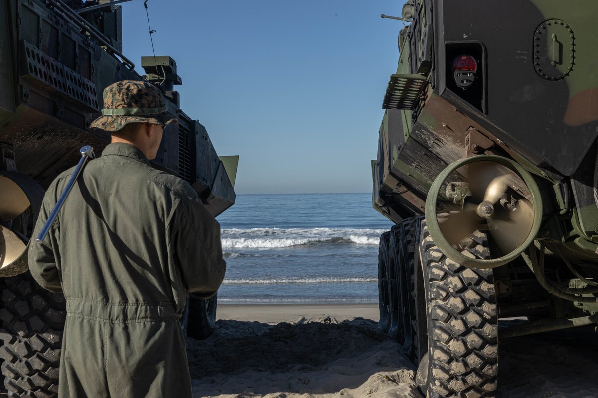 1stMEF's tweet photo. #Marines with 3d Assault Amphibian Battalion, @1st_Marine_Div, prepare to launch amphibious combat vehicles (ACV) into the surf during a training event at @MCIWPendletonCA.
Capability in operations is the next step in certifying ACV crew members for worldwide deployment. https://t.co/TPsbnp4P9y