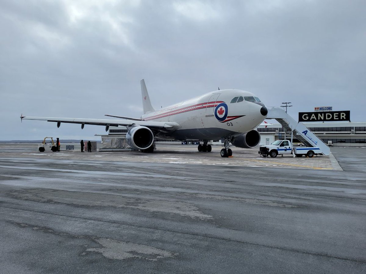 Deltafox007's tweet image. An encouraging day at Gander International Airport, as these international flights choose YQX to refuel and onward to their destination #c17globemaster #cc150polaris  #RCAF #volaris #masairlines #thankyou #alliedaviation #ganderairport