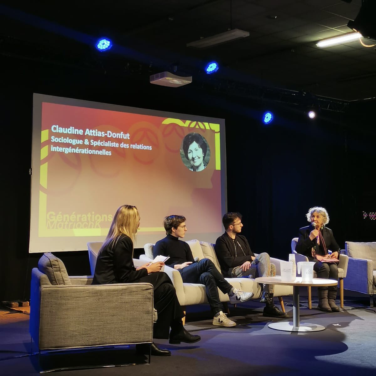 MatriochK_itw's tweet photo. Notre 1ère journée du festival #GénérationsMatriochK s’achève ! 
On se retrouve demain dès 15h pour des échanges tout aussi riches et inspirants sur les sujets des valeurs: du travail, de l’imaginaire et de l’info !💬 
#transmission #renouer #phosphorer #générations #défis https://t.co/267JTpiUTt