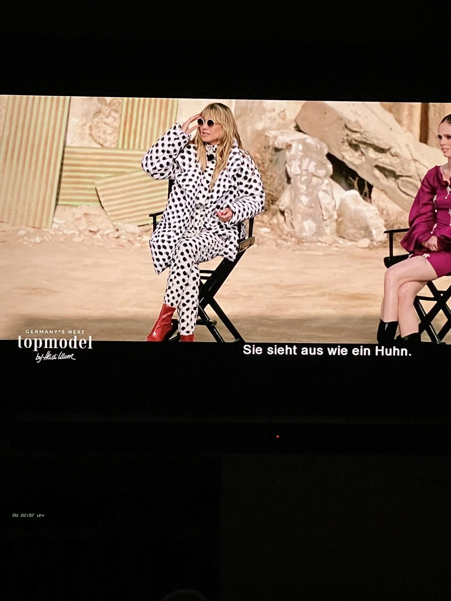 AnnikaSnd's tweet photo. ,,Die anderen sagen, dass sieht richtig creepy aus“ #sophie #gntm https://t.co/3EcYCK6qRe