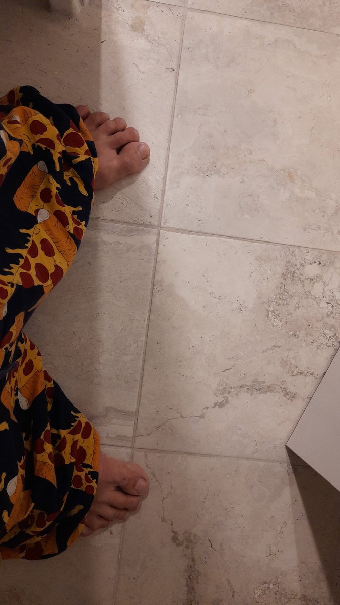 JasonBe85195062's tweet photo. @azra_lifts I have the same tiles on my bathroom floor https://t.co/LfBD8UDYlB