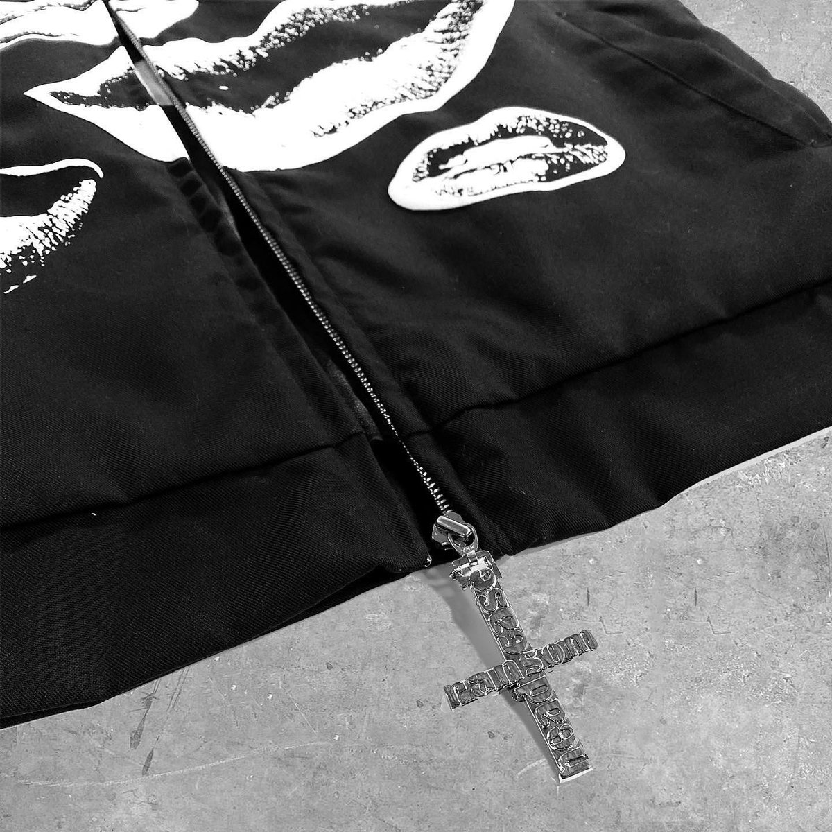 HeadCaseInc's tweet photo. Pt 3 of the @RANSOMCLOTHING x @HeadCaseInc collab. Work Jackets.

Tomorrow. https://t.co/vIo4nTWHPX