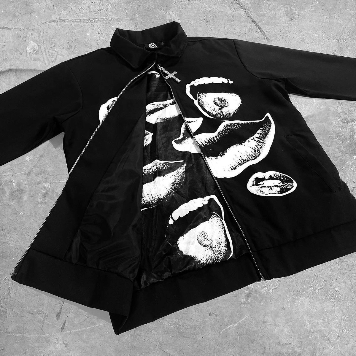 HeadCaseInc's tweet photo. Pt 3 of the @RANSOMCLOTHING x @HeadCaseInc collab. Work Jackets.

Tomorrow. https://t.co/vIo4nTWHPX