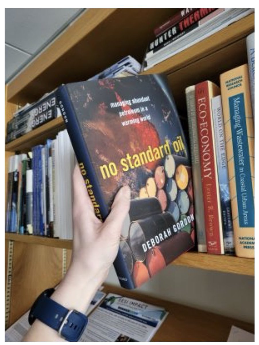 DxGordon's tweet photo. Terrific Q&amp;A with @eesionline about my book, #NoStandardOil. US, EU &amp; other international policymakers are faced with #oilandgas decisions. Arming them with greater climate intelligence is critical. https://t.co/5qiIxyHWqG @RMIEmissions @WatsonInstitute @BrownUResearch https://t.co/DkYmpZOeFL