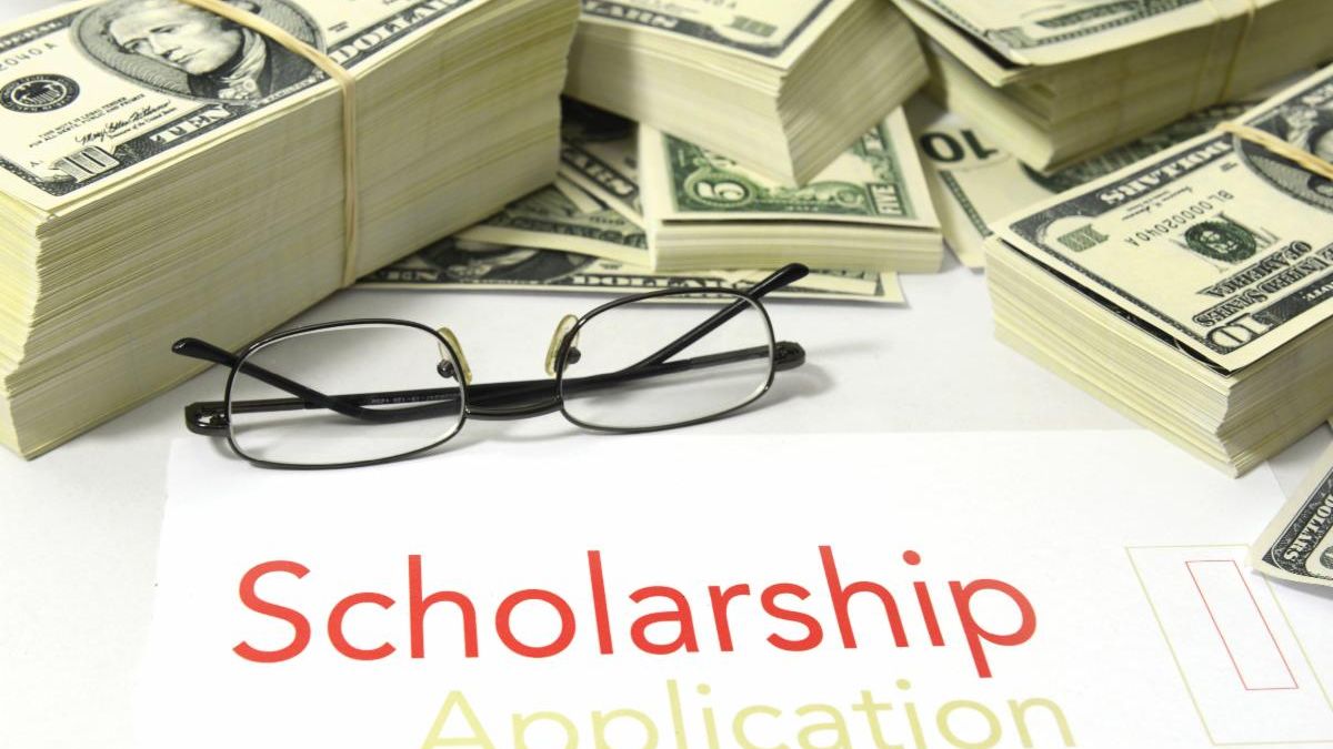 The deadline for 2022 SCEC College Scholarship Applications is nearing!
conta.cc/368xNTN