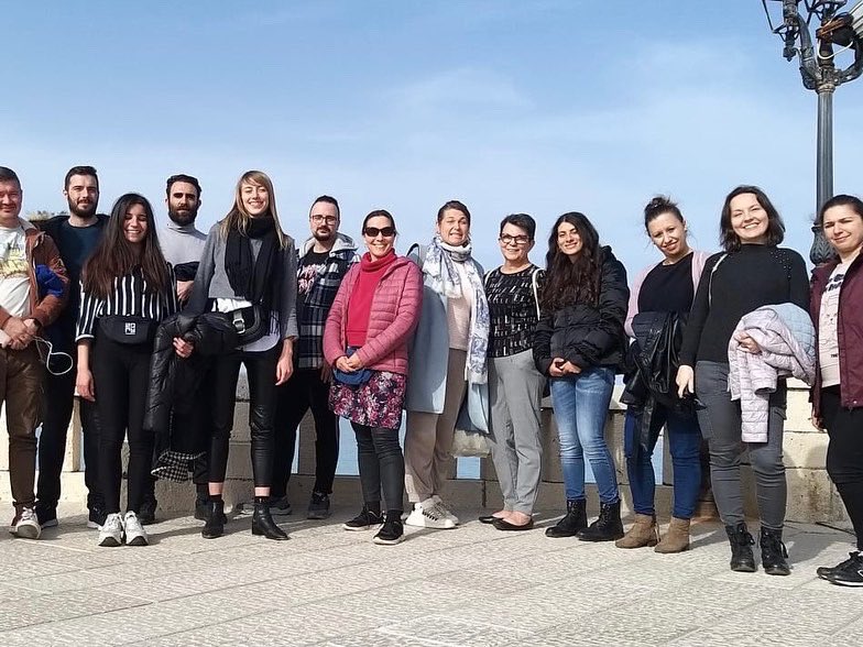 ArrabalAID's tweet photo. Segunda jornada del encuentro organizativo del proyecto #ArtBridge #ErasmusPlus donde los socios de #Italia, #Polonia, #Portugal y #España hemos estructurado la publicación editorial que dará como resultado este proyecto, y técnicas en torno al arte de #Lecce y #Otranto. https://t.co/o2dOvFIkg7