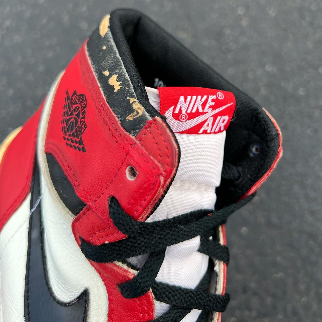 JustFreshKicks's tweet photo. Vintage Air Jordan 1 High "Chicago" Releasing This Year https://t.co/D4zIrOlXuh https://t.co/ymwMNkKwsF