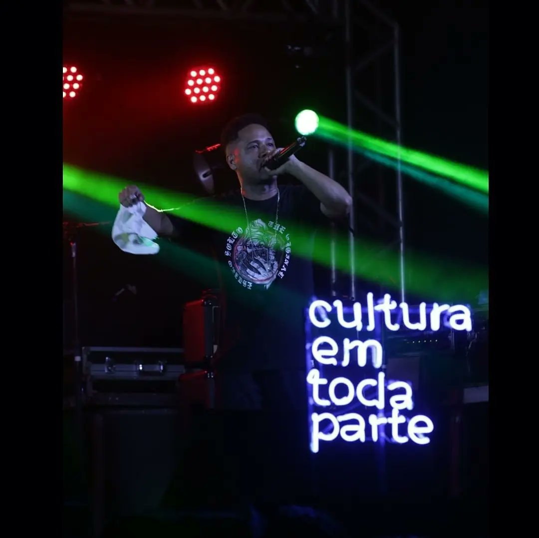 aliadojota's tweet photo. Gratidão Master ao show de sábado 12/03
A Minha produção
Lane Neves, dj Carioca
 Jefin Contenção e @fabiolamozine 
A toda equipe do Instituto parceiros do bem e Cultura em Toda Parte
A todos que colaram, Só vamo 🔥🙌🏿 https://t.co/4W8WsfnLpz