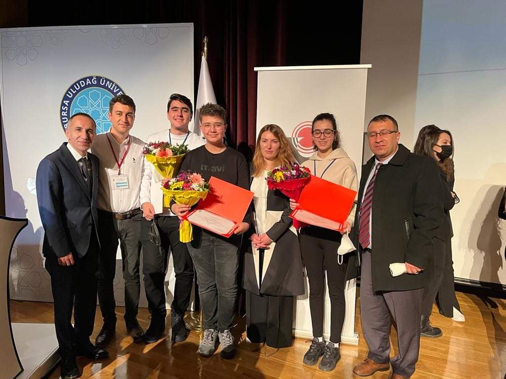 Gururlandık...
<a href="/Tubitak/">TÜBİTAK</a> <a href="/TubitakBIDEB/">TÜBİTAK BİDEB</a> 2204A Lise öğrencileri bölge finalinde Matematik alanında 3.lük ödülüne layık bulunan canım oğlum Kerem ve ekip arkadaşlarını ve danışman öğretmenlerini kutluyorum. Daha nicelerine inşallah... <a href="/EFFL/">Allen Mcintyre</a> <a href="/efflmezun/">Eskişehir Fatih Fen Lisesi Mezunları Derneği</a> <a href="/EskisehirMem/">Eskişehir İl Milli Eğitim Müdürlüğü</a> <a href="/nesrin_kakirman/">Nesrin Kakırman</a>