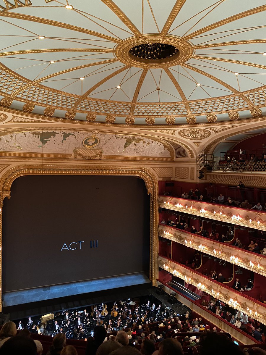 Zarasuzanne's tweet photo. For those of us who helped artists get to Madrid last year to create this sensational Grimes, to finally see the final production &amp; @jacquesimbrailo on stage in person was pretty special 👏🏼 It goes without saying @fatboyclayton is a tour de force in the title role -outstanding 🙌🏼 https://t.co/9Zs0nEbNqO