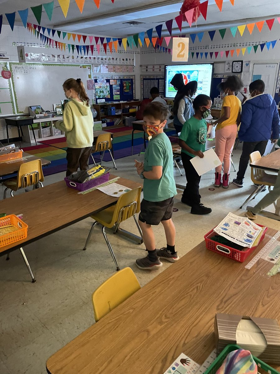 WozSquad's tweet photo. We had so much fun delivering our #leprechaun #letters and #gold to Mrs. Avula’s  class. @ChimborazoES @mkavula01 https://t.co/upqCzqmwts
