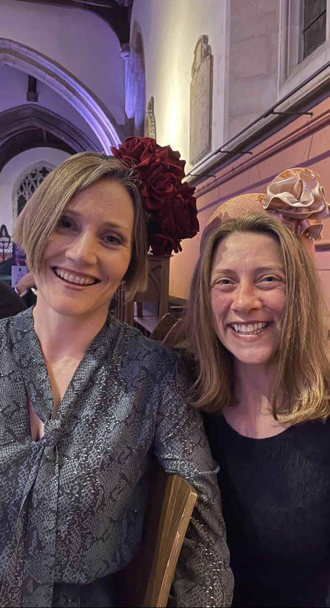 NicolleAndersn's tweet photo. We weren’t the winners tonight but there were two awards on Table 18, Congratulations @UbiTheraPlay 🏆🏆 And we loved meeting talented milliner @BeeSmithHats 💗 @KbbAwards https://t.co/zEQMmkFBiN