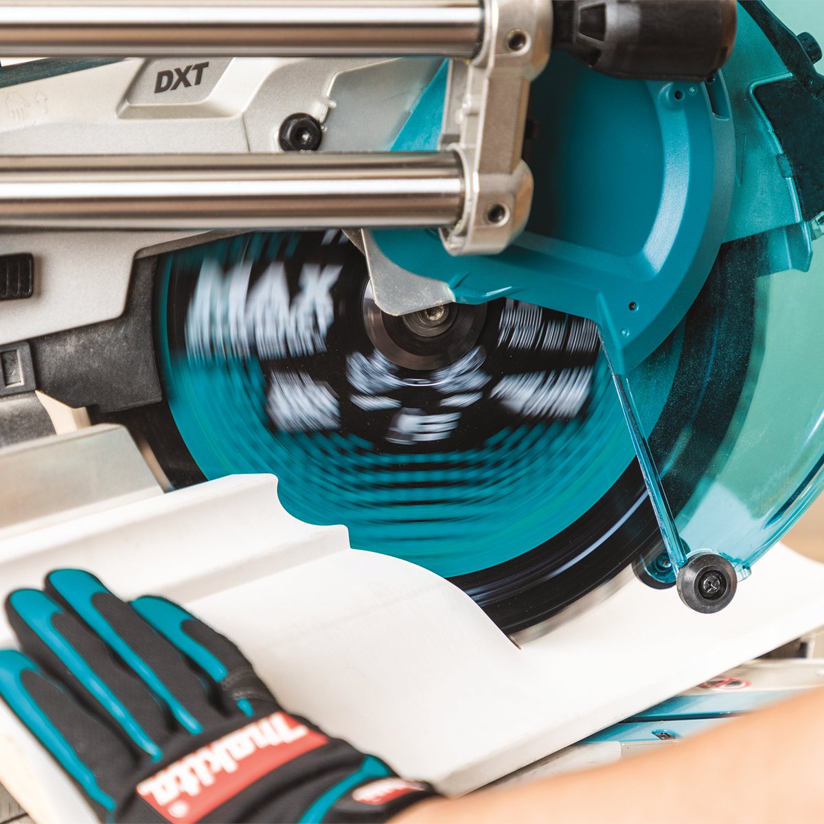 MakitaTools's tweet photo. The perfect combo: Makita LXT & XGT cordless miter saws and a Carbide-Tipped Max Efficiency Blade. The thin kerf design is engineered for smooth cuts, minimal material loss & less drag on the motor -- that means more cuts per charge compared to standard blades #maxefficiency https://t.co/0fOUHrm0hc