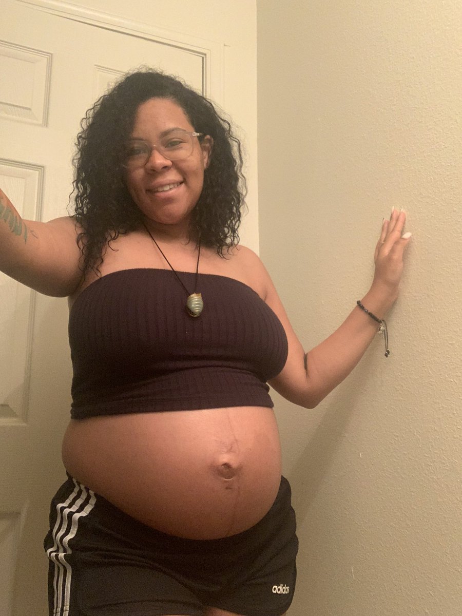 kaylabreann_'s tweet image. Cheers to 33 weeks 🎉🥰🌈🧿 #MyRainbowBaby #7weeksleft