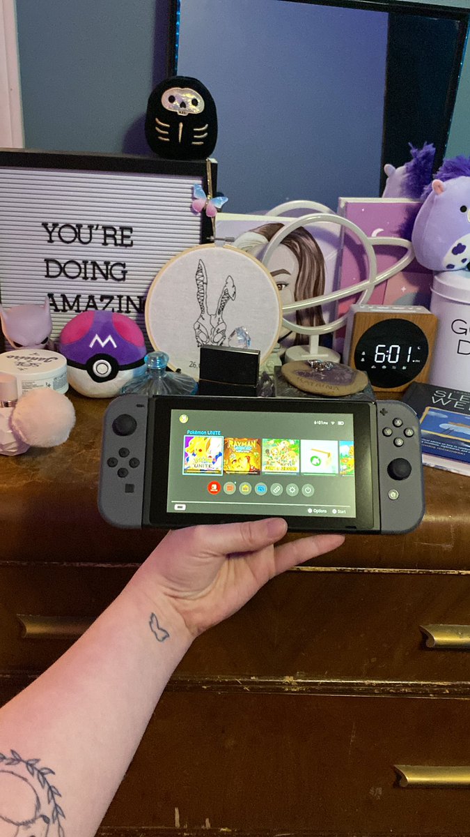 kateshorizons's tweet photo. I just got upgraded!!! I traded in my switch lite and my bf bought me THIS 🤩😍🥰 #nintendoswitch #nintendo https://t.co/8H7wEtPTVc