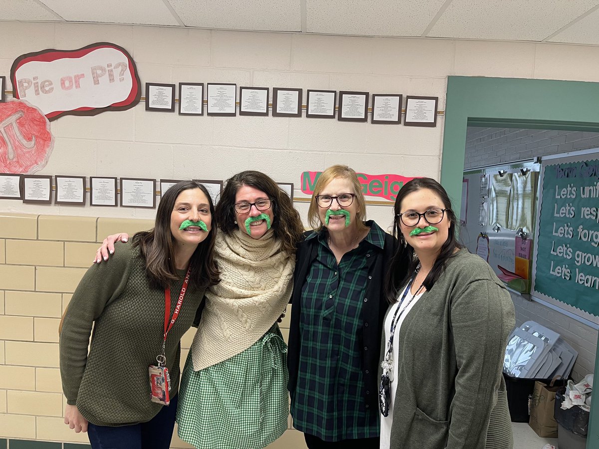 Happy St. Patty’s from Hallway 3! 💚 <a href="/kristangeiger13/">Mrs.Geiger</a> <a href="/HarrishHolly/">Holly Harris</a> <a href="/MrsCecere_PPB/">Jenn Cecere</a>