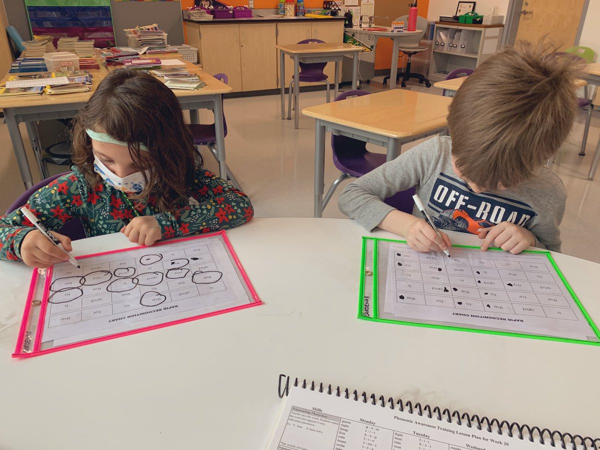 Using rapid word charts to build our sight word brain bank! 🧠 👀 
<a target='_blank' href='http://twitter.com/APSCardinalElem'>@APSCardinalElem</a> <a target='_blank' href='http://twitter.com/APSCARDPR'>@APSCARDPR</a> <a target='_blank' href='http://twitter.com/APSLiteracy'>@APSLiteracy</a> <a target='_blank' href='https://t.co/ke8isDK8q1'>https://t.co/ke8isDK8q1</a>