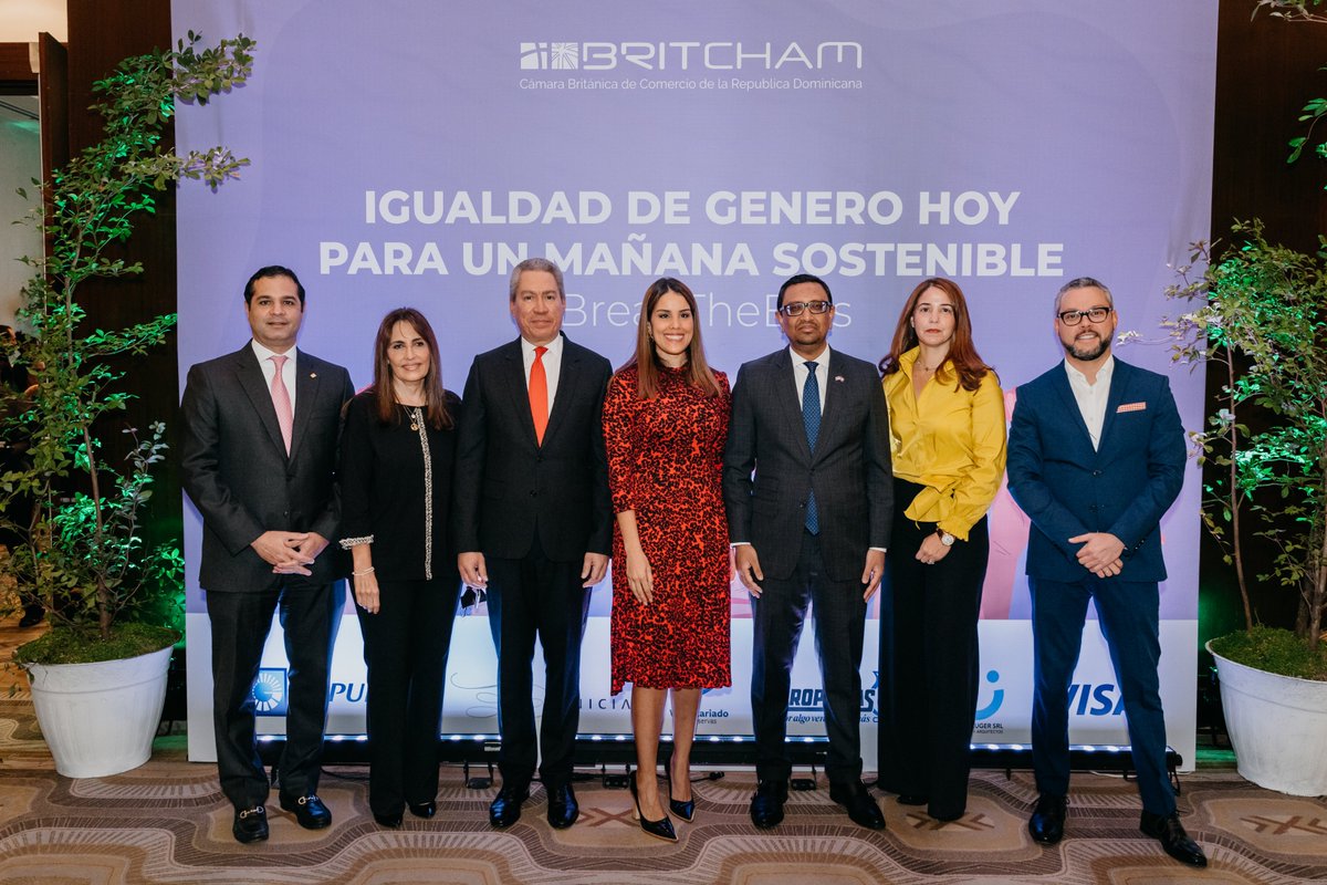 BritchamDR's tweet photo. ¡Muchas gracias a todos por acompañarnos y formar parte de esta iniciativa!  #BreaktheBias

#DiaInternacionaldelaMujer  #BritchamDR #BritchamExperience #BritchamEvents https://t.co/vA1kc4Wzhb