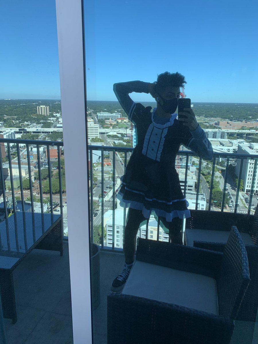 LexiPack6's tweet photo. @Skeppy looking fancy. But explain why? https://t.co/Dpqm1zayMn