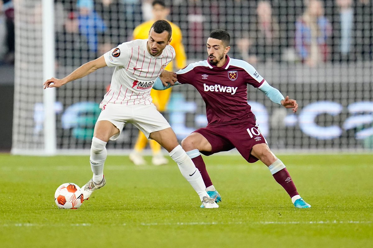 Sevilla Fútbol Club (@sevillafc) on Twitter photo 🚨 Final de la prórroga.
🔴 <a href="/WestHam/">West Ham United</a> 🆚 #SevillaFC ⚪ 2-0
#WeareSevilla #NuncaTeRindas #UEL 🚨 Final de la prórroga.
🔴 <a href="/WestHam/">West Ham United</a> 🆚 #SevillaFC ⚪ 2-0
#WeareSevilla #NuncaTeRindas #UEL