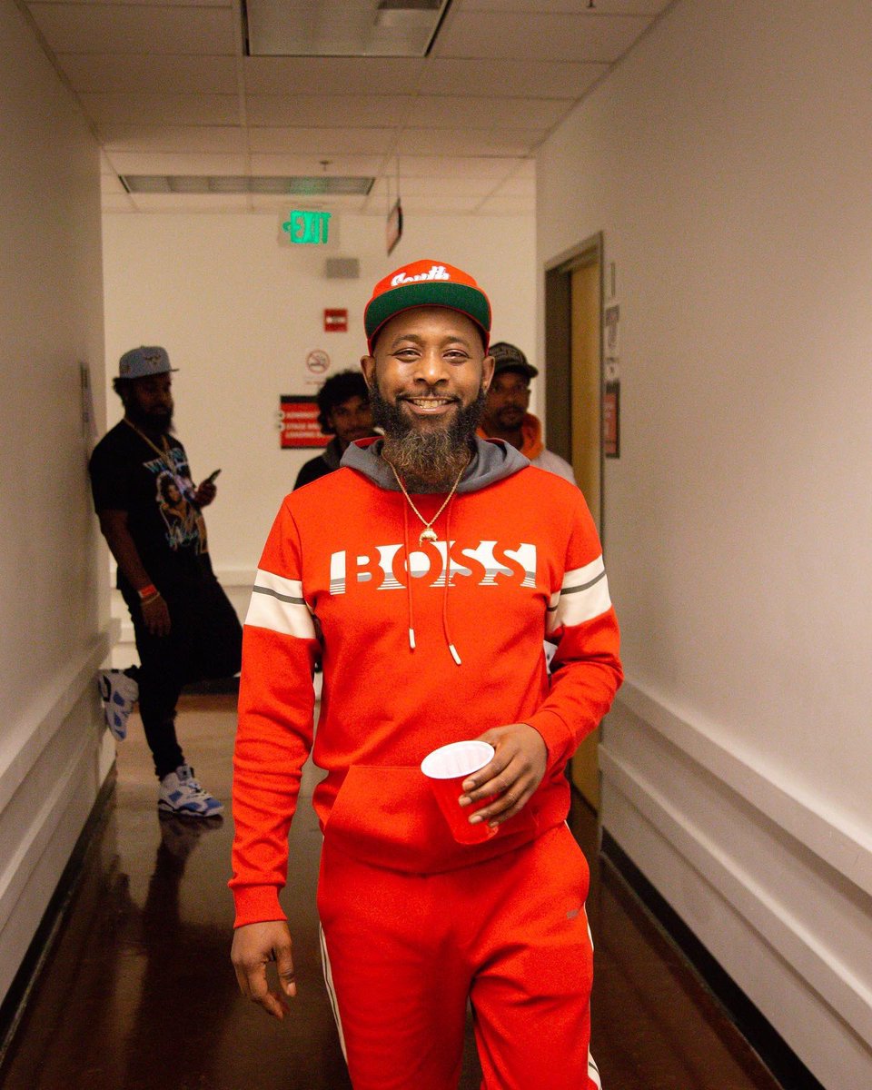 KarlousM's tweet photo. Tell ya momma to stick her head out the door right quick. https://t.co/L9A7E2N9uS