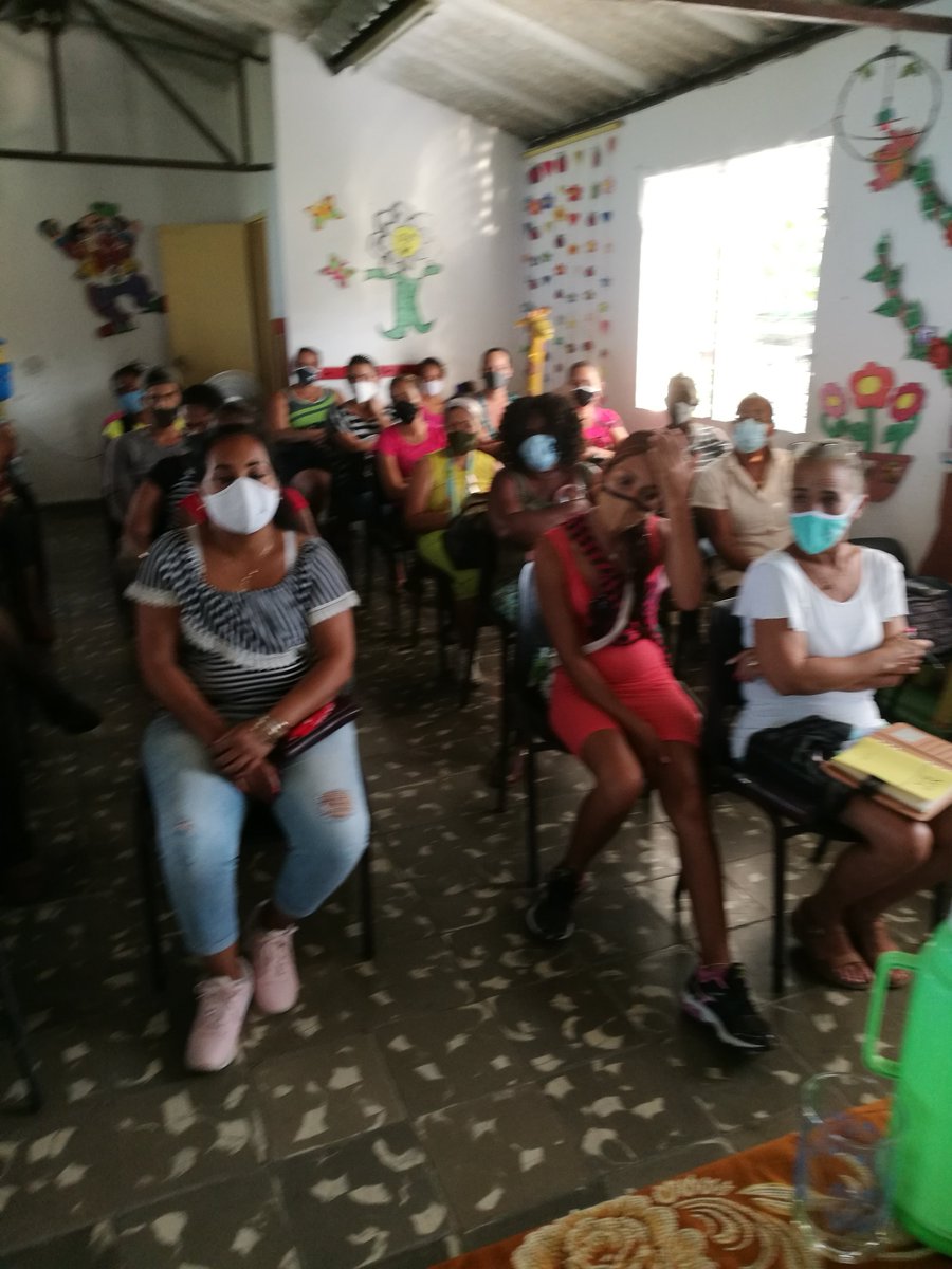 elsa_ena's tweet photo. Estoy participando en la Asamblea de trabajadores, para el análisis del presupuesto, en la Escuela Primaria XX Aniversario, en Arroyo Naranjo. Trabajar con calidad garantiza buen uso del presupuesto y el cmpto de los objetivos de la institución.#CubaEduca @PresidenciaCuba https://t.co/I8kuh84rSb
