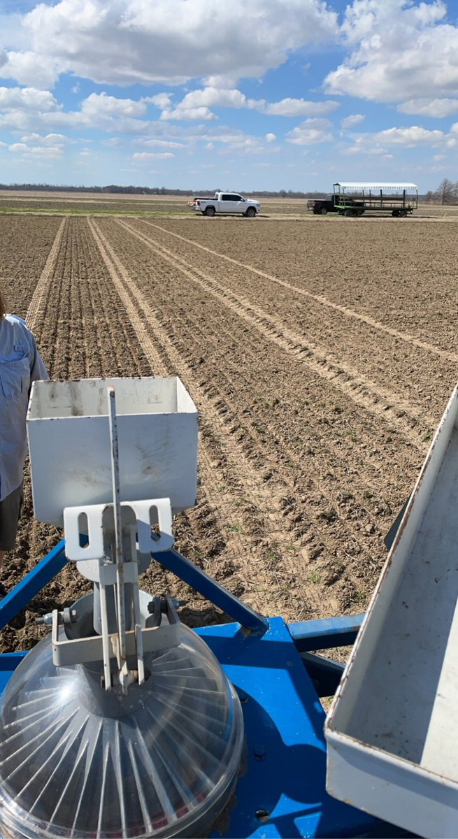 mizzourice's tweet photo. First of the rice planting date study going in well today at the rice farm - March 18. 100 plots down, a lot more to go. https://t.co/rwN3Uz3jgh