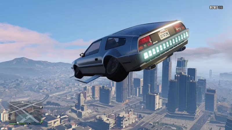 TheNathanNS's tweet photo. Imagine going back to 2008 and telling GTA IV players that this would be GTA in 2022. https://t.co/g2PpoVs86l