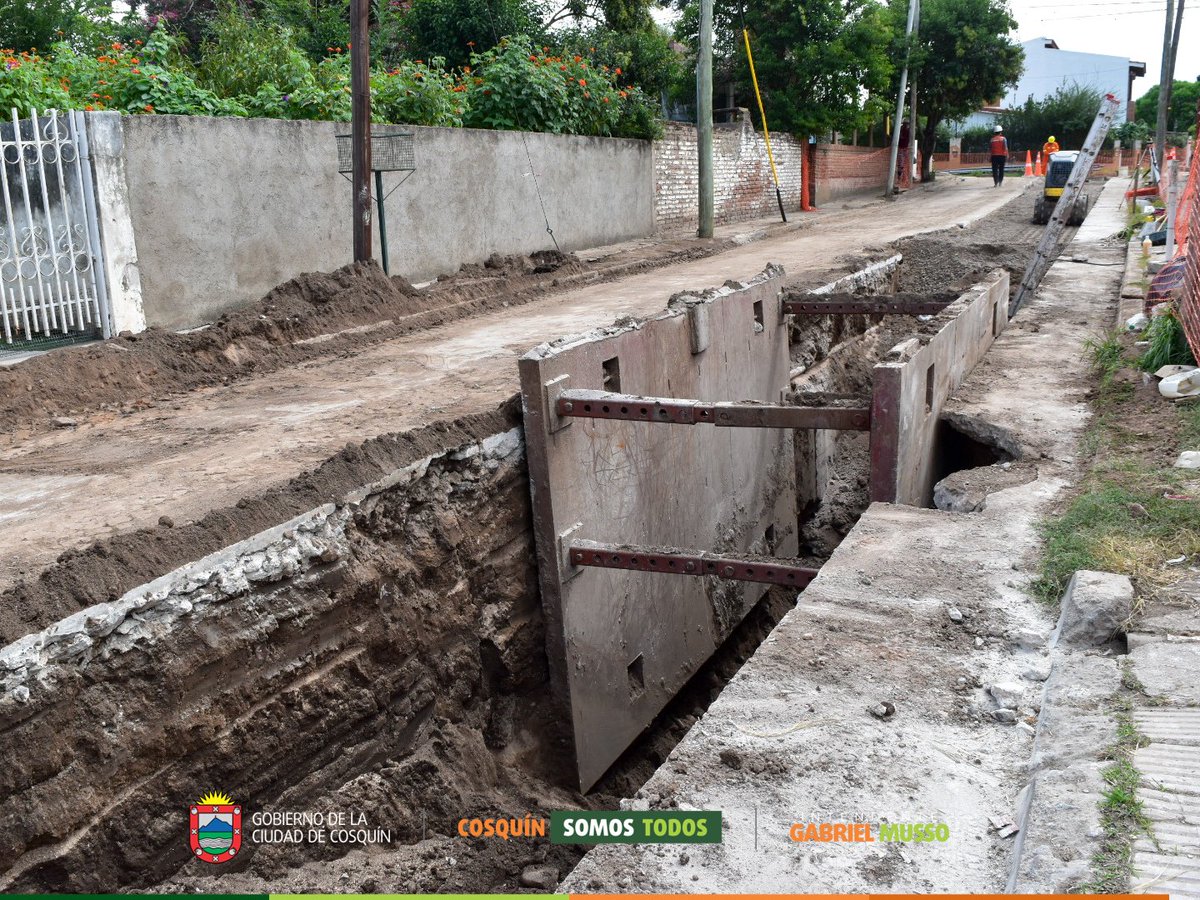 🔶️OBRA DE RED DE CLOACAS TRONCALES-CUENCA MEDIA 

✅Esta gran obra que se encuentra avanzando por calle Lebenshon de barrio La Huelga, es realizada por el Gobierno de la Provincia de Córdoba y beneficiará a toda la comunidad.