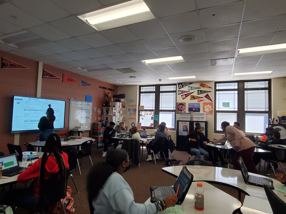 kmmpmavid's tweet photo. Thank you to @MedPro21's @msdrmyers for leading our AVID Scholars in a lesson on scale as their designs for the @KMMPMPanthers outdoor learning space get 1 step closer to becoming a reality! @RichlandTwoAVID @AVID4College https://t.co/ENEAYnB4KY