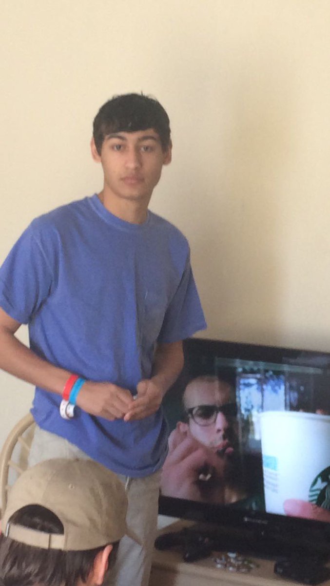 _gioreyes_'s tweet photo. @AustinRavech https://t.co/dS74ptwl4t