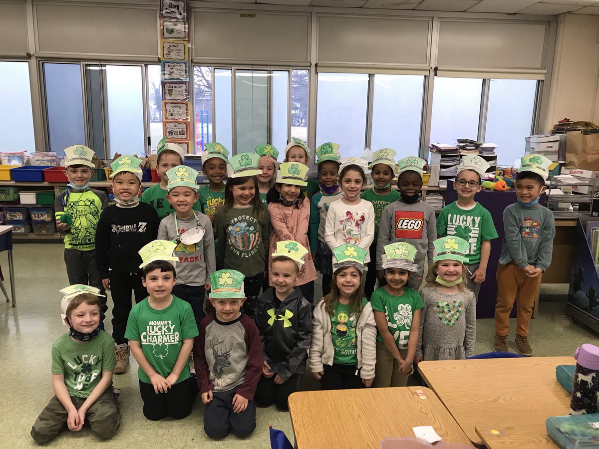 MrsPaolisStars's tweet photo. Happy St. Patrick’s Day! ☘️ https://t.co/OEj59m1515