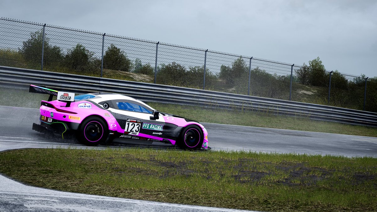 Mixed feelings about tonight’s <a href="/sim_grid/">SimGrid</a> &amp; <a href="/coachdavesetups/">Coach Dave Academy</a> Super Sprint race. Race 1 might as well not have happened. Race 2 was a good recovery from P34 (last) to P14 and also snatched the purple lap! #wewillcomebackstronger #boink 📸<a href="/DejanJankovic20/">Dejan Jankovic</a>