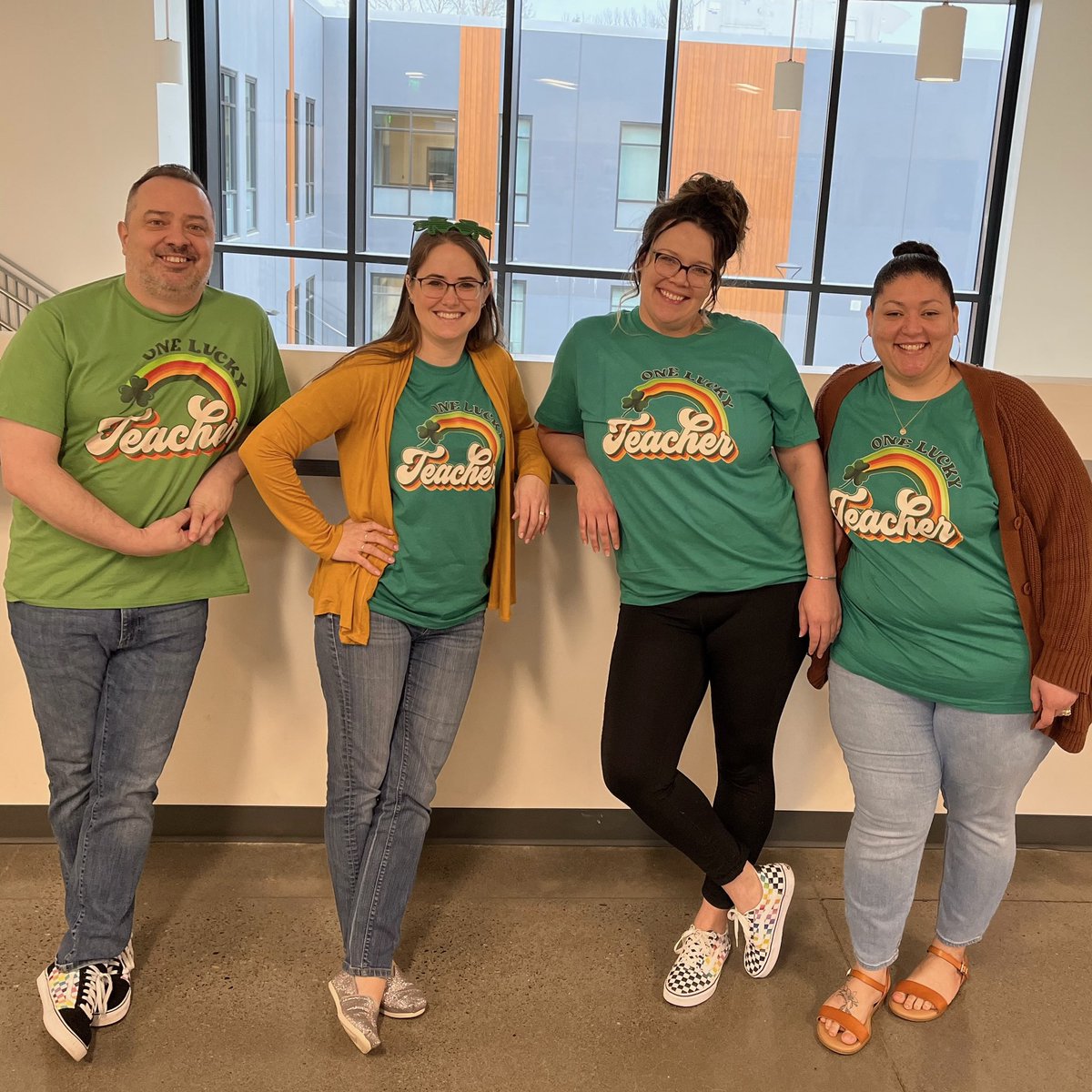 EastGreshamElem's tweet photo. Indeed!!!! One Lucky Teacher! #MrWallace🍀#MrsCaputo💚 #MrsGirard🍀 #MrsRigaud💚#WhyEastGresham💚 #WeLoveFifthGrade ✅ https://t.co/q81e2joUxy